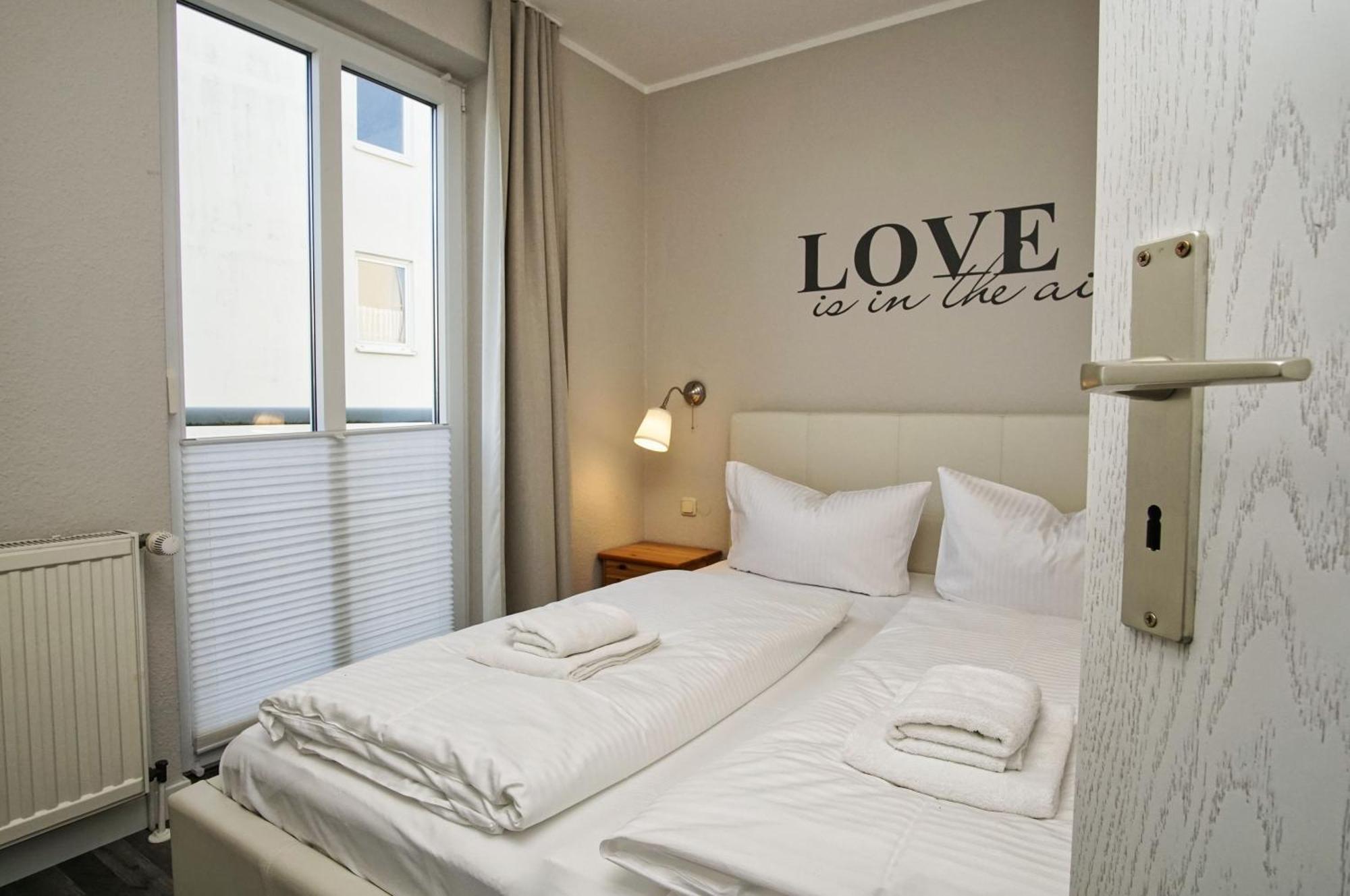 Zentrale Fewo Mit Balkon, Gratis Nutzung Vom Ahoi Erlebnisbad Und Sauna In Sellin - Villa Buskam Fewo 27 Goehren  Buitenkant foto