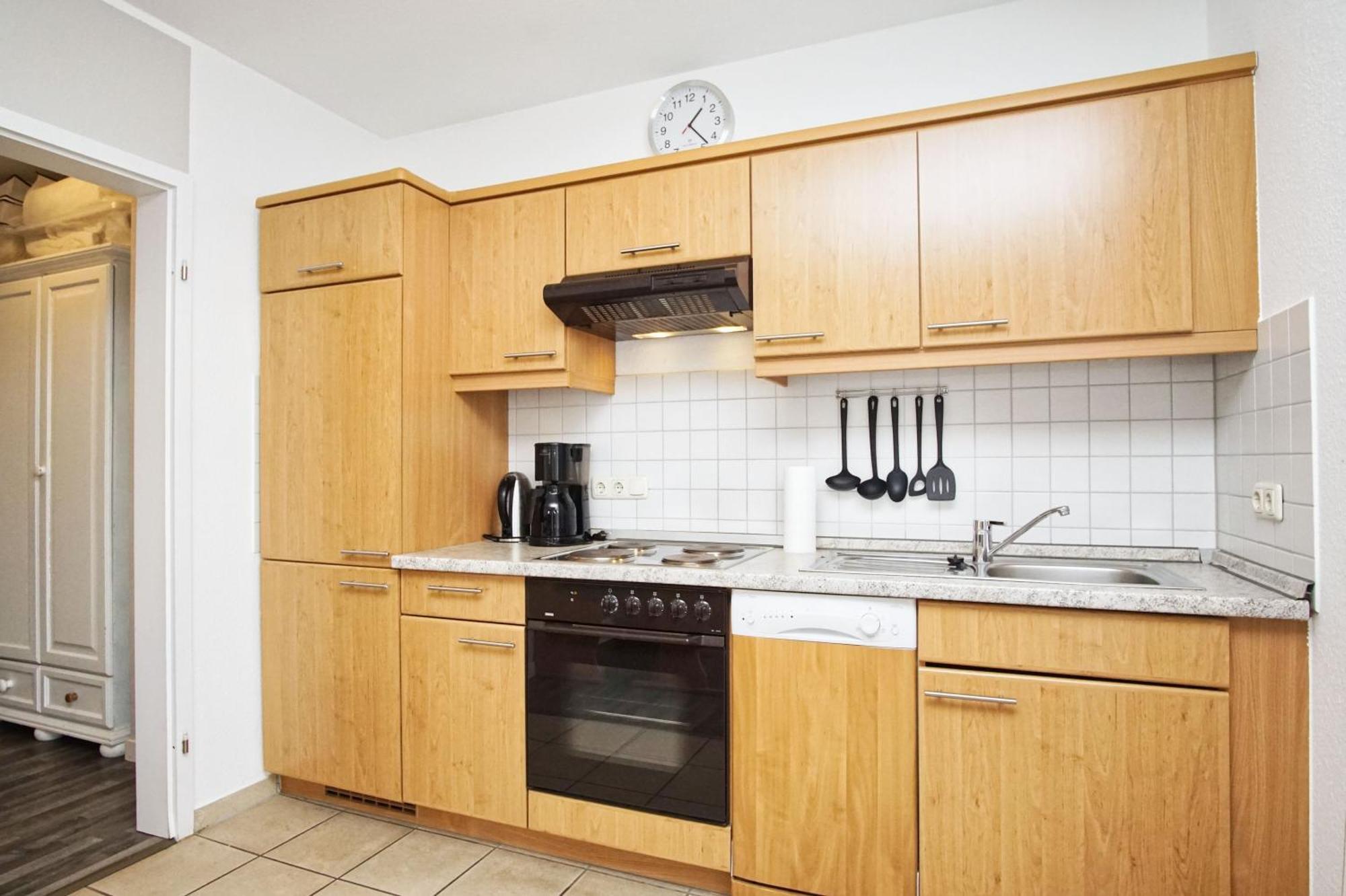 Zentrale Fewo Mit Balkon, Gratis Nutzung Vom Ahoi Erlebnisbad Und Sauna In Sellin - Villa Buskam Fewo 27 Goehren  Buitenkant foto