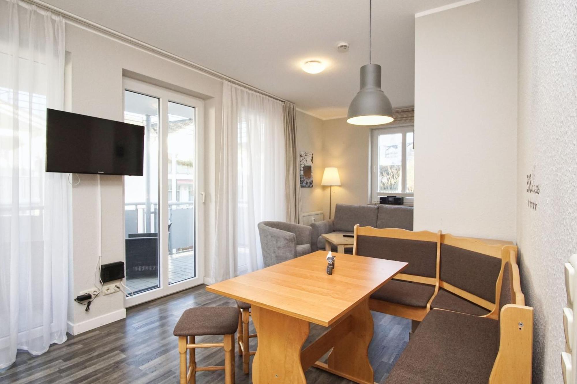 Zentrale Fewo Mit Balkon, Gratis Nutzung Vom Ahoi Erlebnisbad Und Sauna In Sellin - Villa Buskam Fewo 27 Goehren  Buitenkant foto